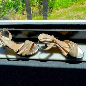 NINA GOLD SHIMMERY SANDAL HEELS 6.5